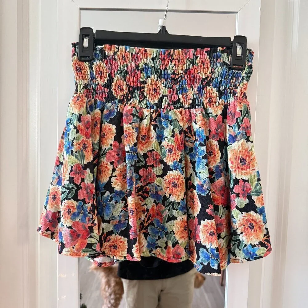 Karlie Floral Smocked Waist Mini Skirt – Size M - Picture 2 of 6
